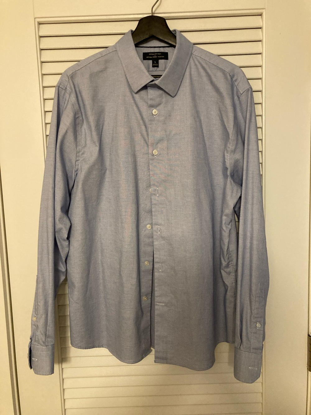Banana Republic Light Blue Men's Untucked Wrinkle Resistant Shirt - Size Large